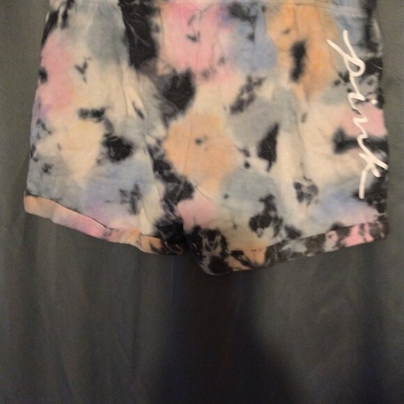 Pink shorts large - Picture 2 of 2